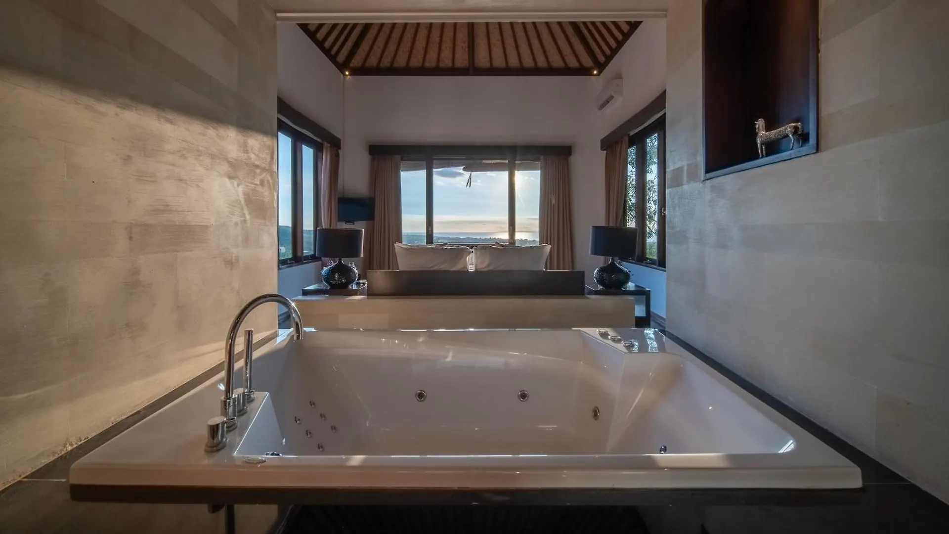 Villa Leana - Private Infinity Pool Inc Pool Fence As Required And Cook Jimbaran