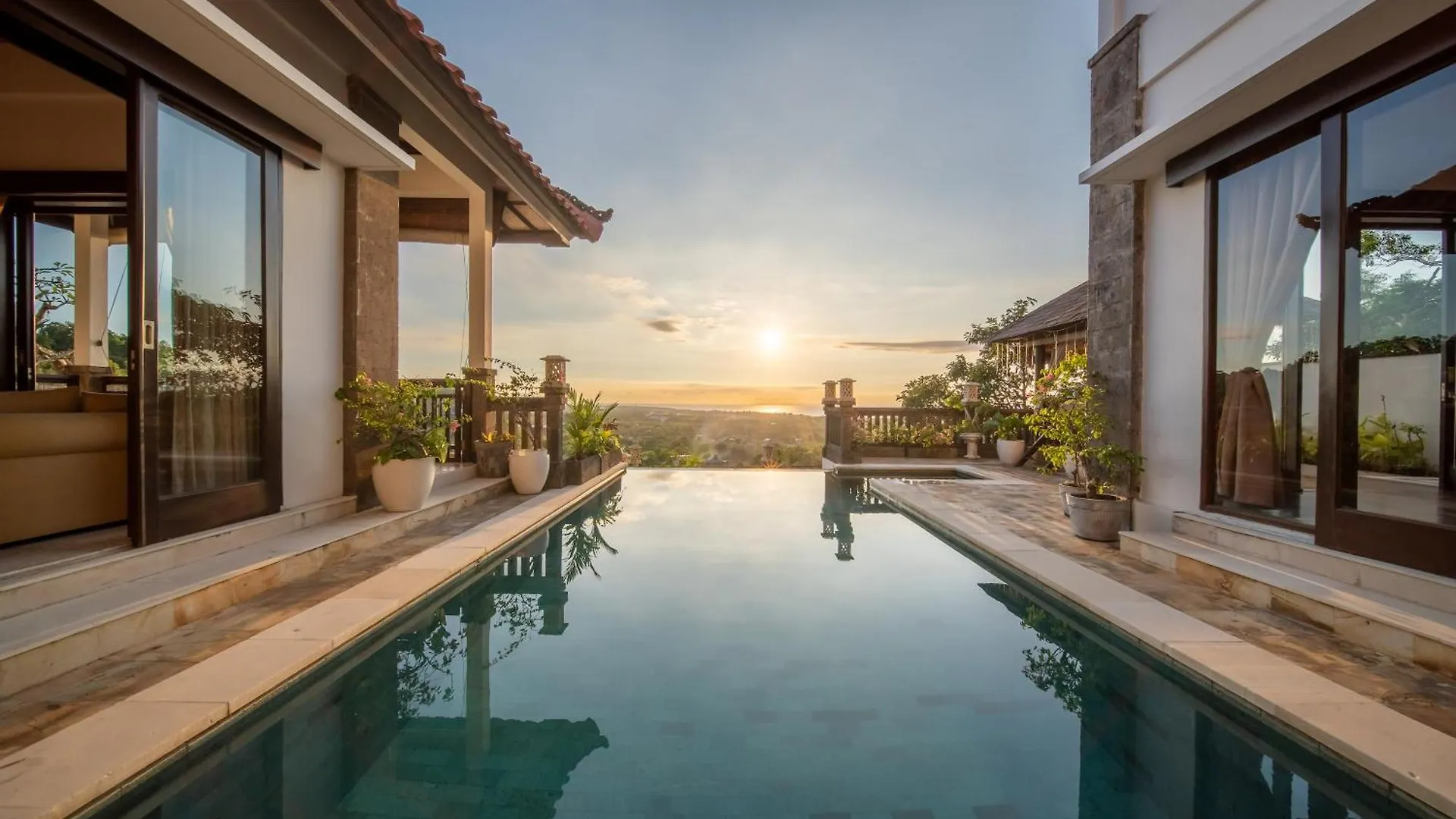 Villa Leana - Private Infinity Pool Inc Pool Fence As Required And Cook Jimbaran