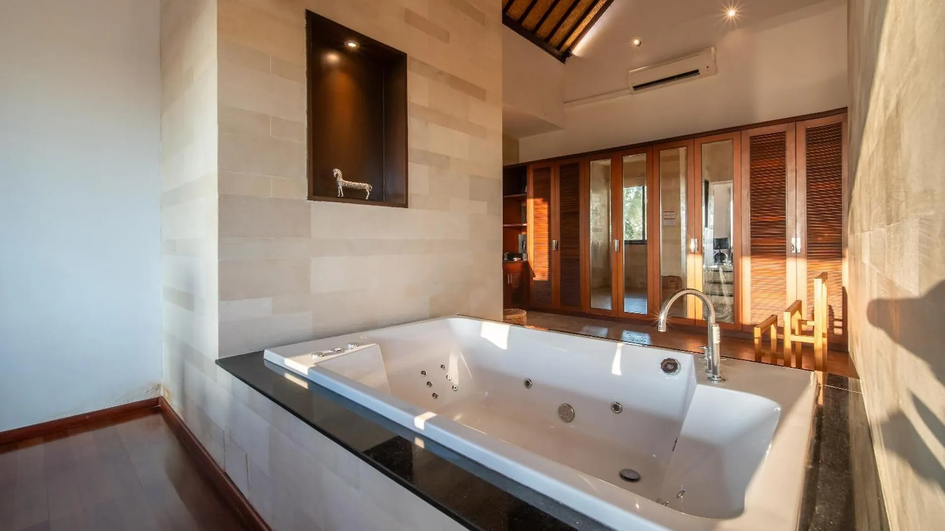 Villa Leana - Private Infinity Pool Inc Pool Fence As Required And Cook Jimbaran  0*, Jimbaran (Bali) Indonesia