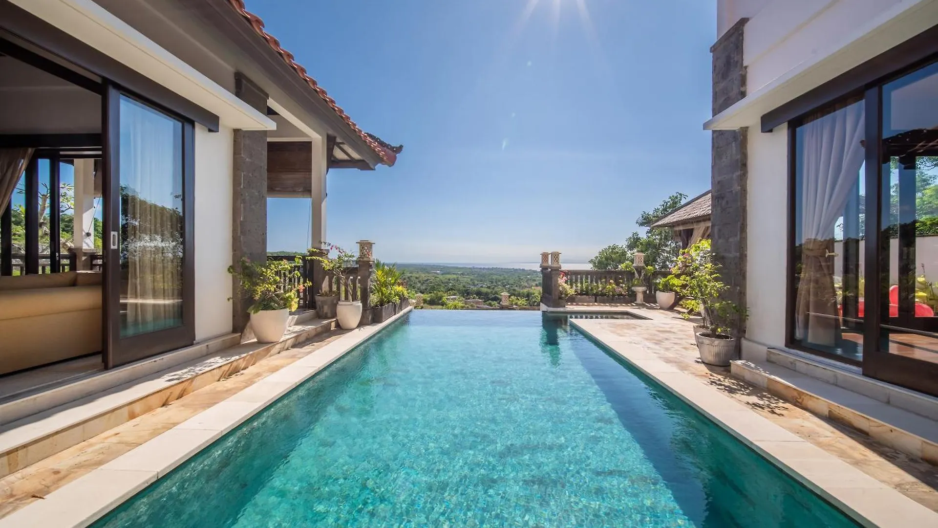 Villa Leana - Private Infinity Pool Inc Pool Fence As Required And Cook Jimbaran