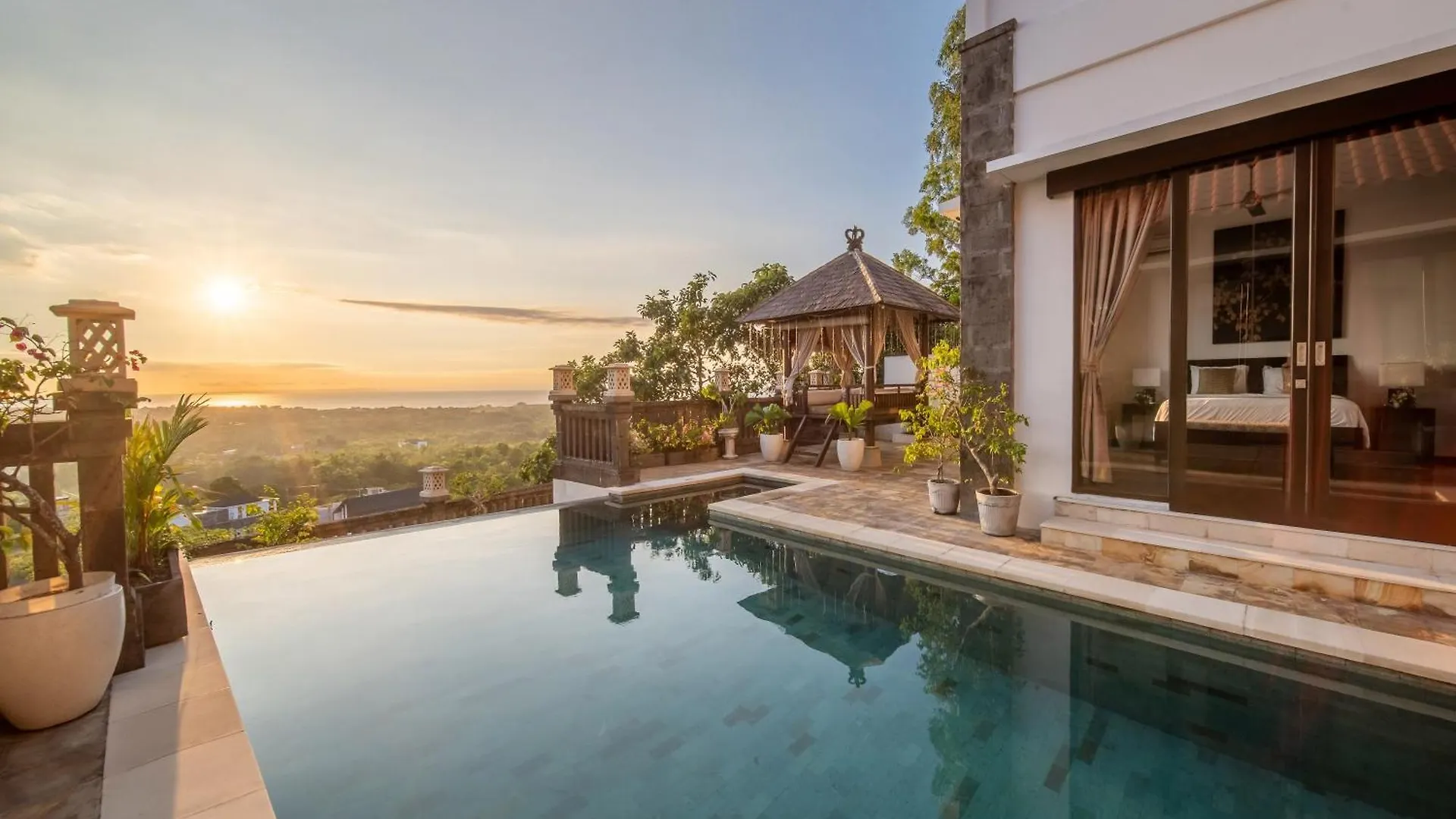 Villa Leana - Private Infinity Pool Inc Pool Fence As Required And Cook Jimbaran   Jimbaran (Bali)