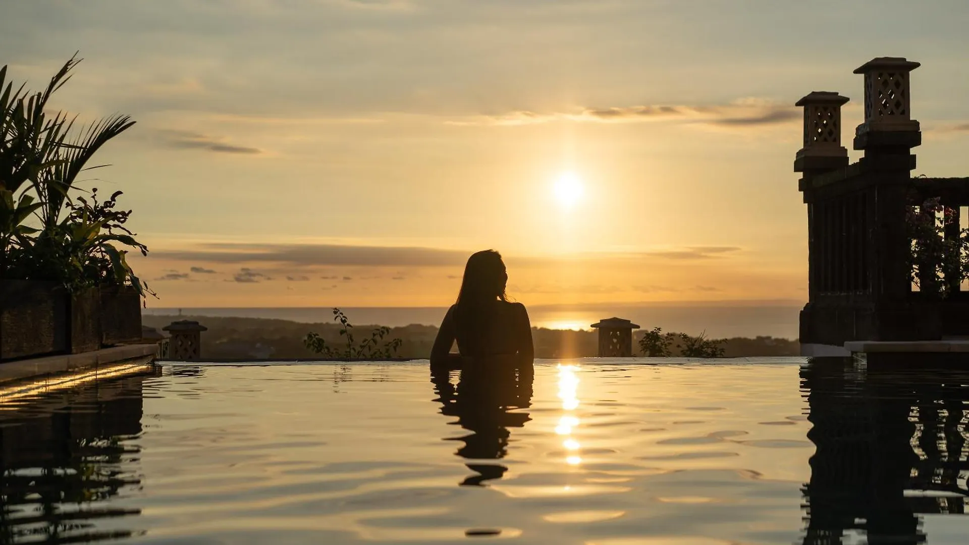 Villa Leana - Private Infinity Pool Inc Pool Fence As Required And Cook Jimbaran