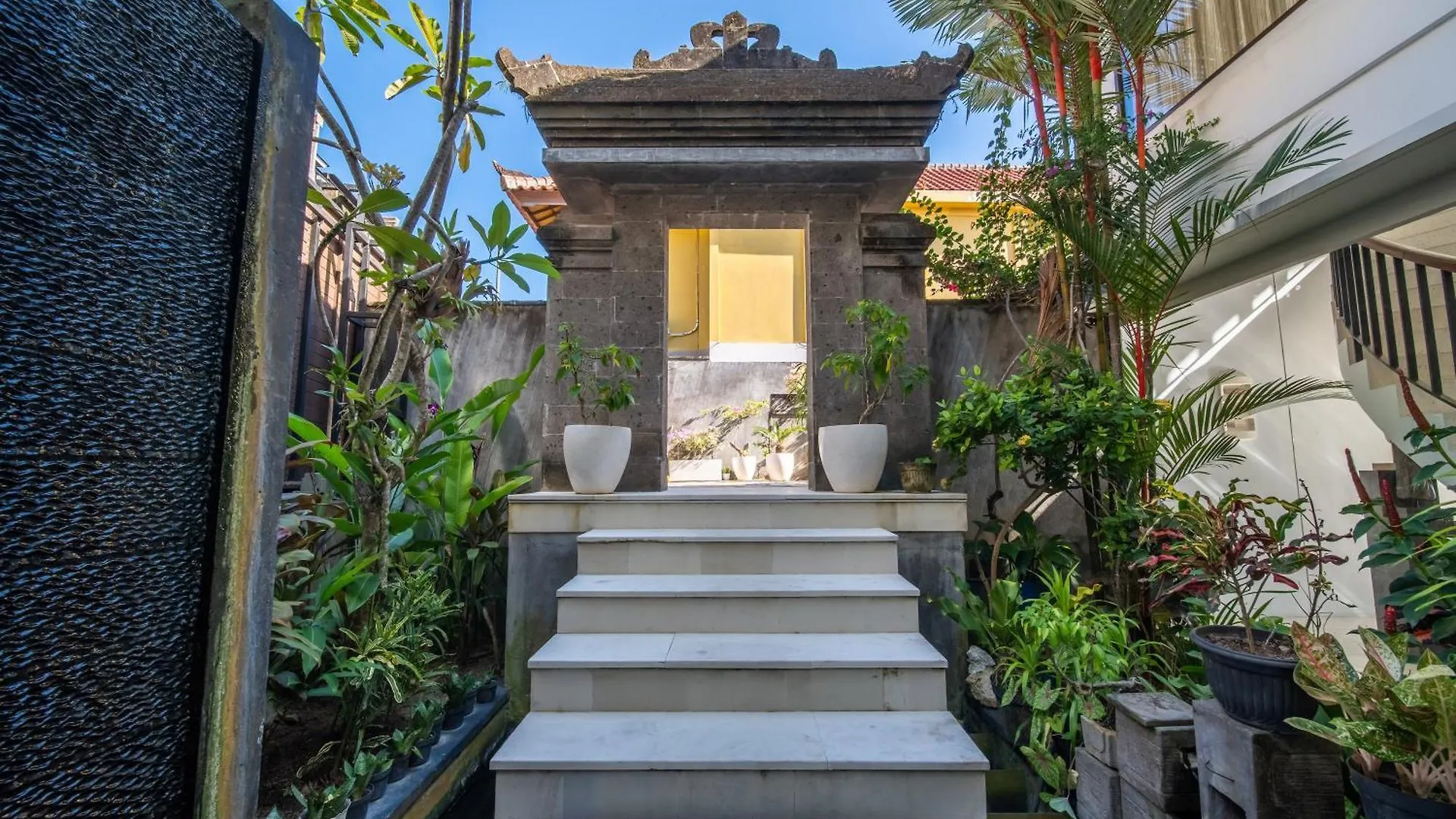 Villa Leana - Private Infinity Pool Inc Pool Fence As Required And Cook Jimbaran  Indonesia